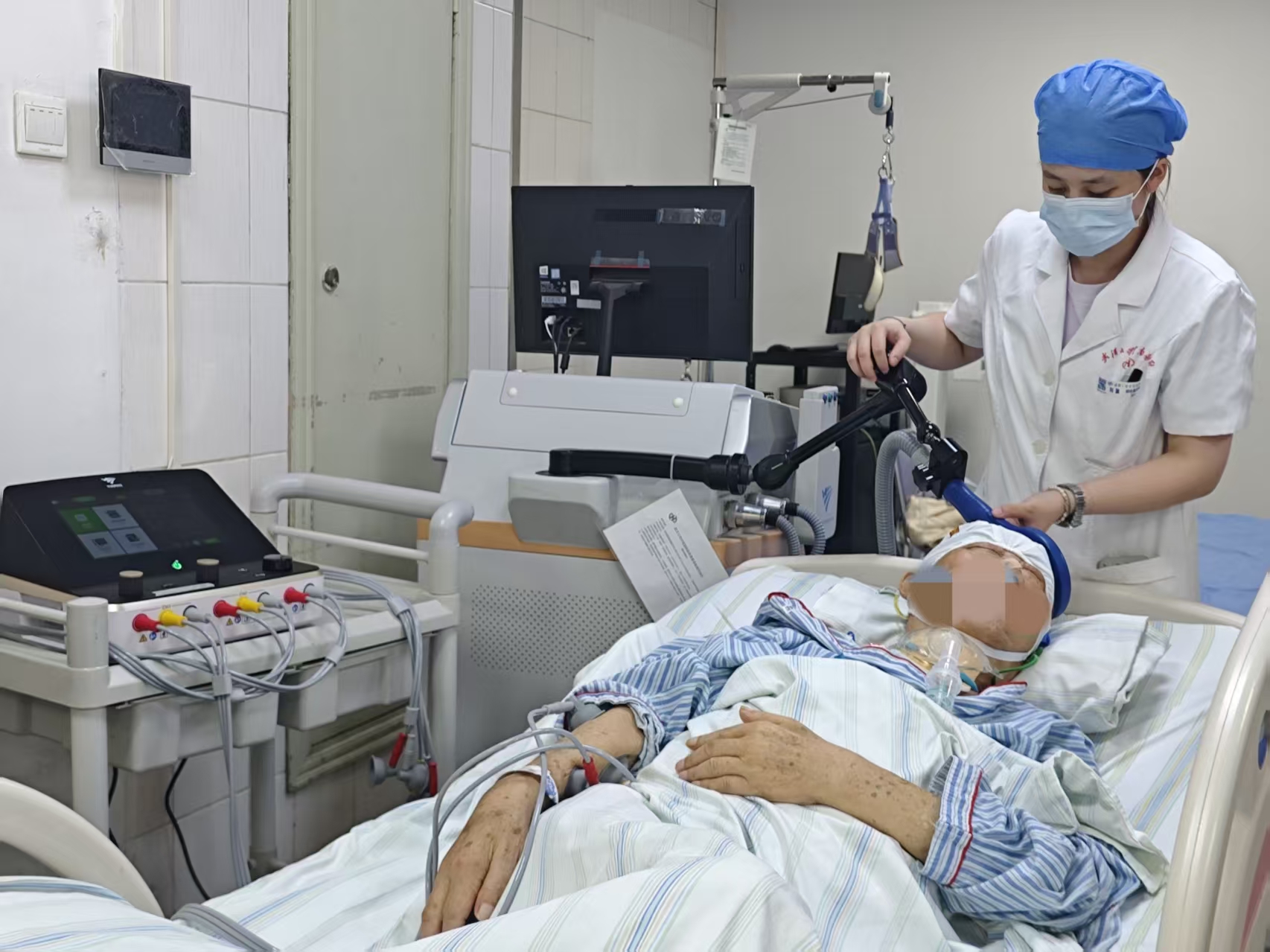 媒體說 | 78歲老人腦?；杳裕X機接口技術(shù)成功喚醒